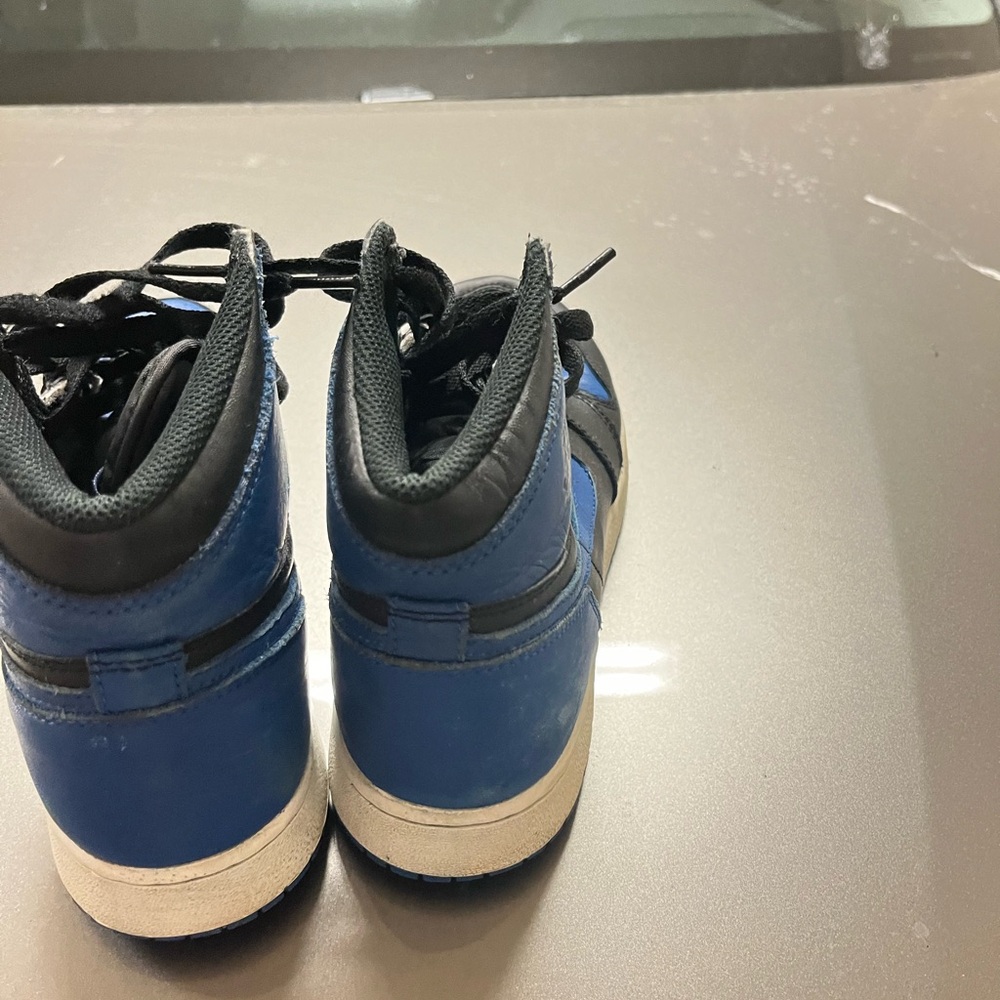 Jordan 1 OG - Picture 2 of 5